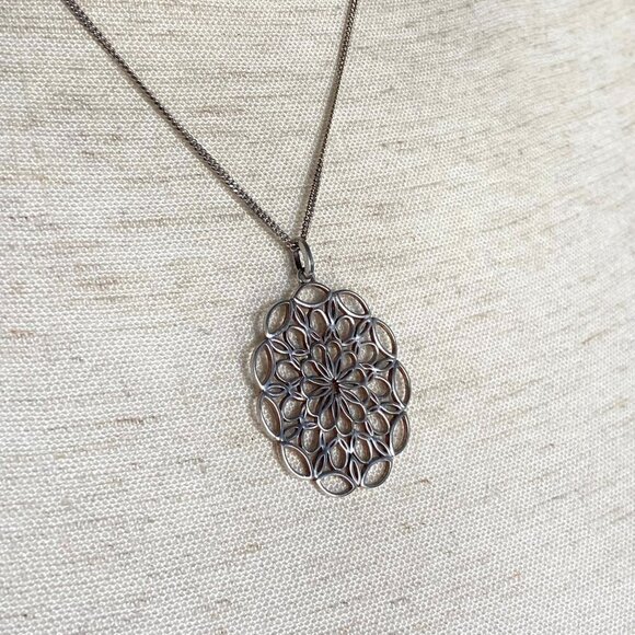 Sterling Silver 925 Oval Pierced Filigree Scrollwork Pendant Necklace 17.5" - Picture 3 of 16